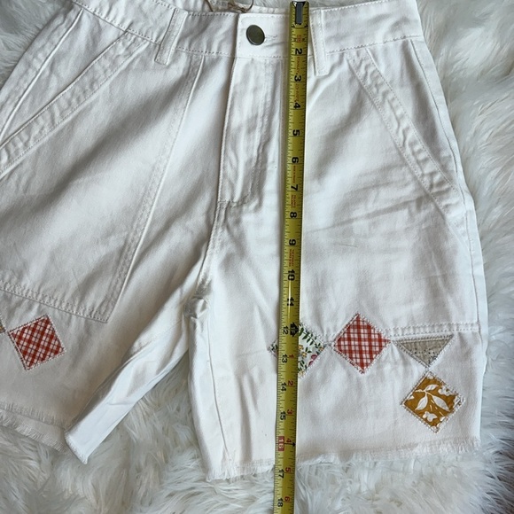 🆕 EASEL Love Stitch White Denim Patchwork Frayed Edge Shorts Cotton Size Small - Picture 9 of 13